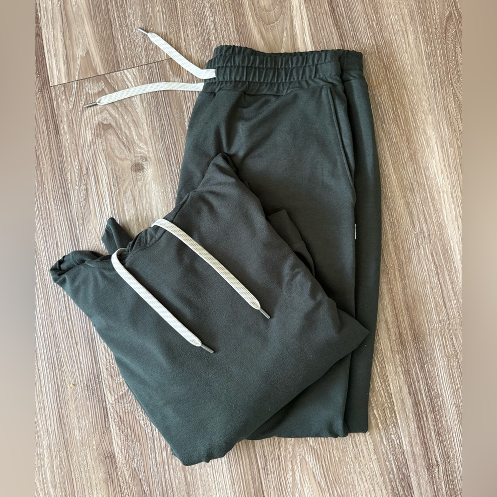 Vuori halo performance aspen green jogger hoodie long sleeve set - Picture 6 of 10